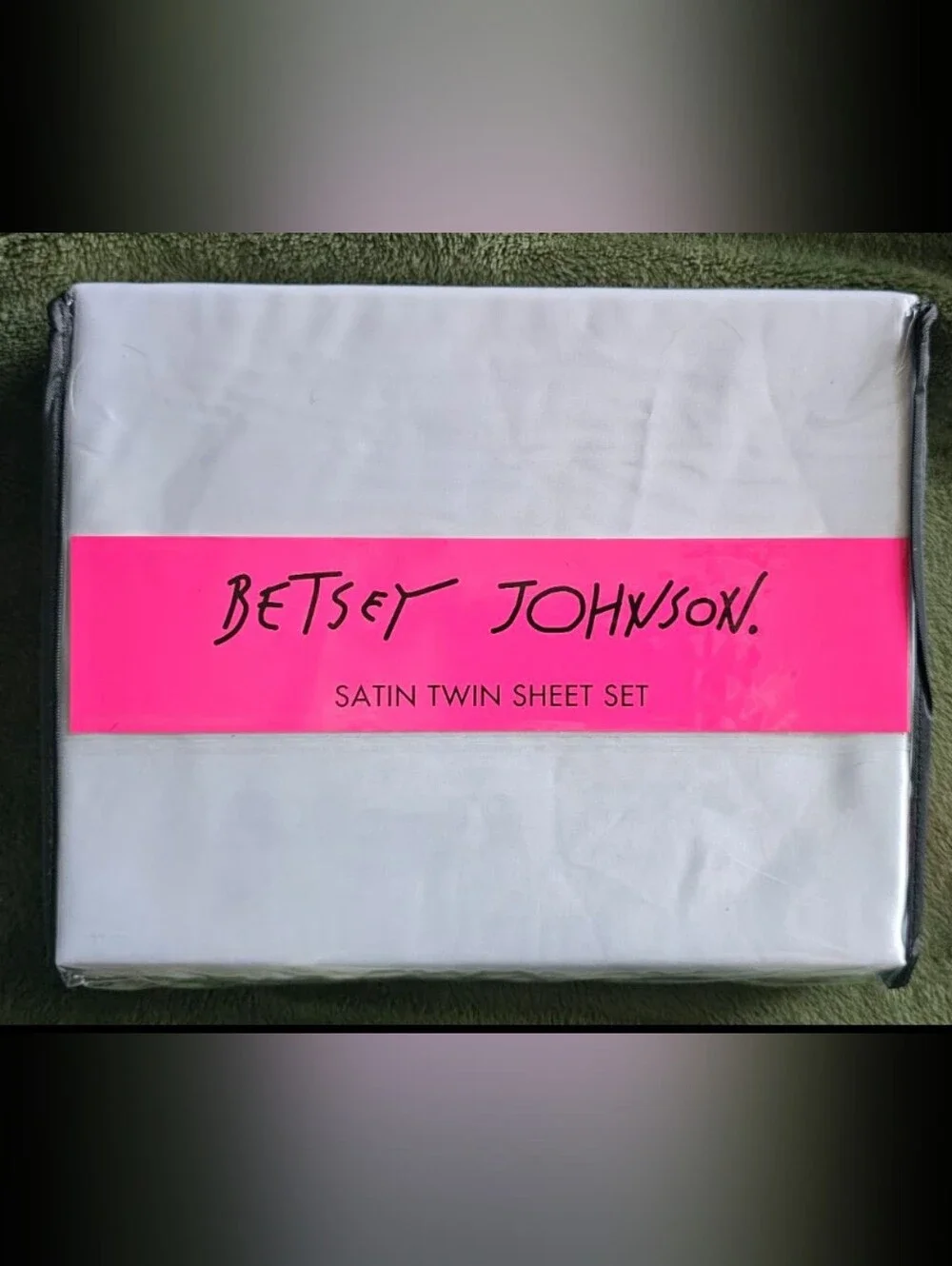 Betsey Johnson Pearl White Satin Twin Sheet Set